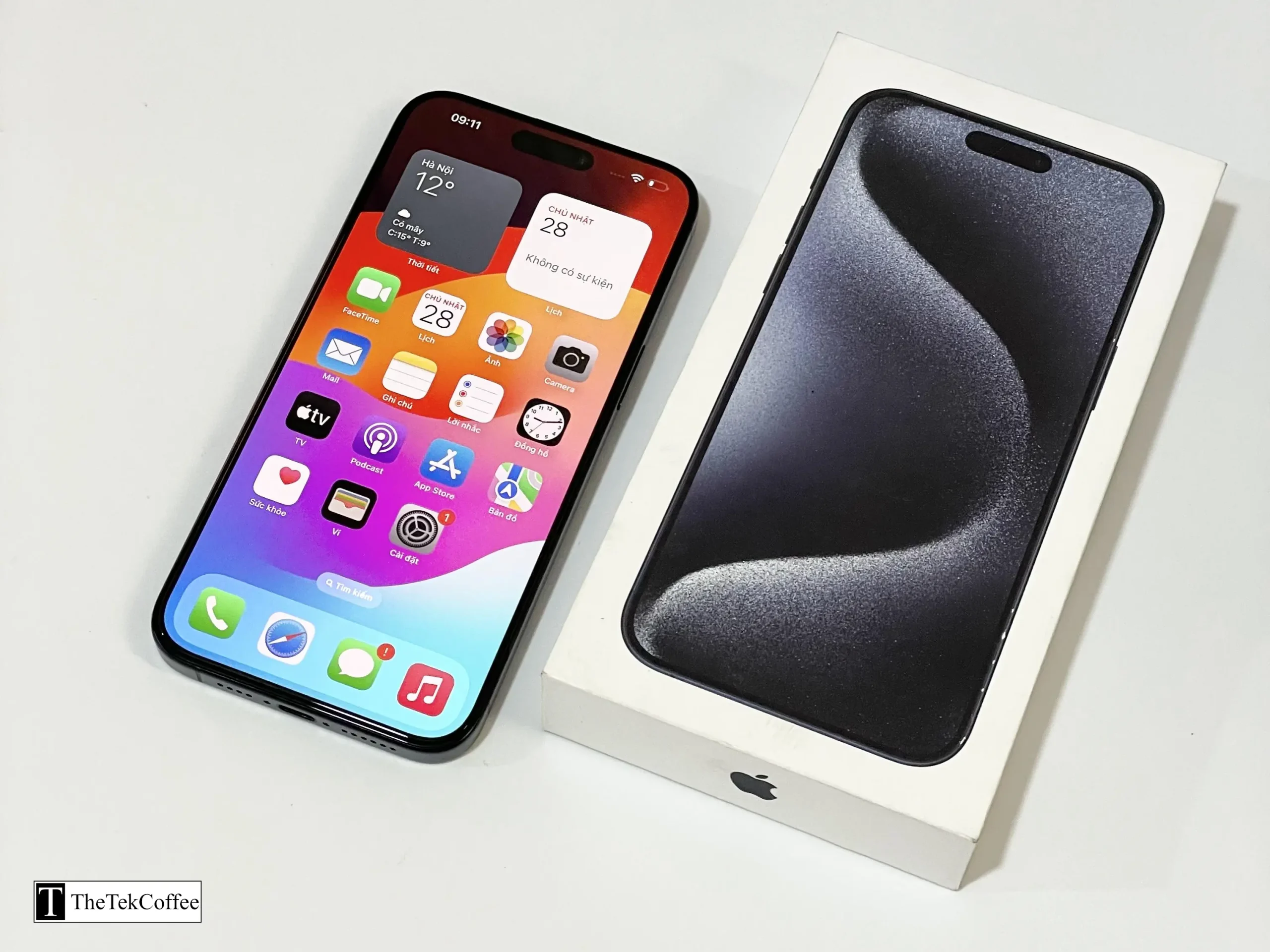 iPhone 15 Pro Max cũ 512GB ZA/A -  Bản Hong Kong, Bộ nhớ 512GB, Cũ qua sử dụng đẹp 99%, Hỗ trợ 2 Nano SIM , Nguyên bản nhà sản xuất, Fullbox phụ kiện theo máy. Mua iPhone 15 Pro Max cũ bản 2 Sim Vật Lý - Giá rẻ, Sẵn Hàng, Bảo Hành Dài tại TheTekCoffee. Chúng tôi chuyên cung cấp iPhone 15 Pro Max cũ 99 hàng ZA với chất lượng Zin Nguyên Bản, Còn Bảo Hành Dài, Giá Ưu Đãi, Hỗ Trợ Tradein Trả Góp.