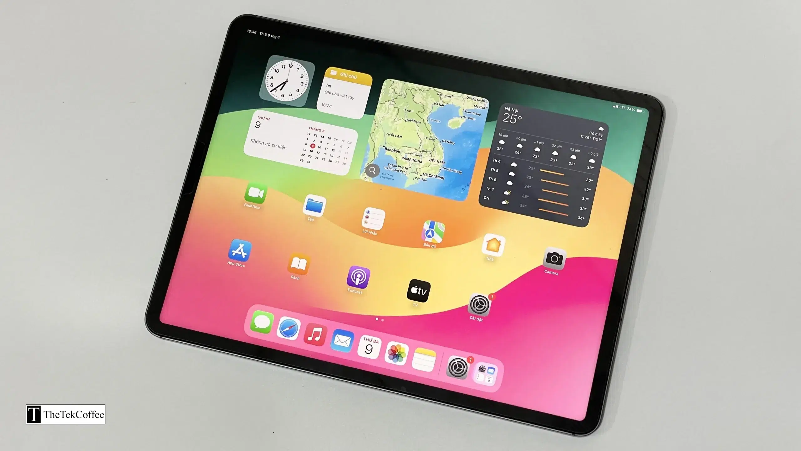 iPad Pro M1 cũ -  Chính hãng, Xách tay, Màn hình (12.9 inch, 11 inch).  WiFi + 5G, Bộ nhớ 128GB, 256GB, 512GB, 1TB, 2TB, FullBox phụ kiện theo máy. Mua iPad Pro 2021 cũ - Chính hãng, Giá rẻ, Sẵn hàng tại TheTekCoffee. Chúng tôi chuyên cung cấp iPad Pro M1 cũ 99%, Sài lướt Like New như mới - Bảo hành dài Apple 2024-2025, Nguồn gốc chất lượng rõ ràng, Chính hãng Apple Việt Nam, Giá ưu đãi tại HCM.