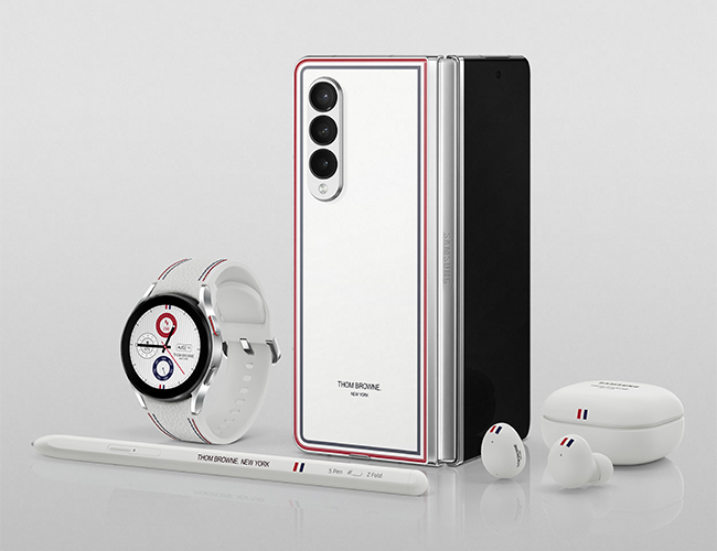 Samsung Galaxy Z Fold3 Thom Browne Edition – Màn hình chính 7.6 inch Dynamic AMOLED 2X.