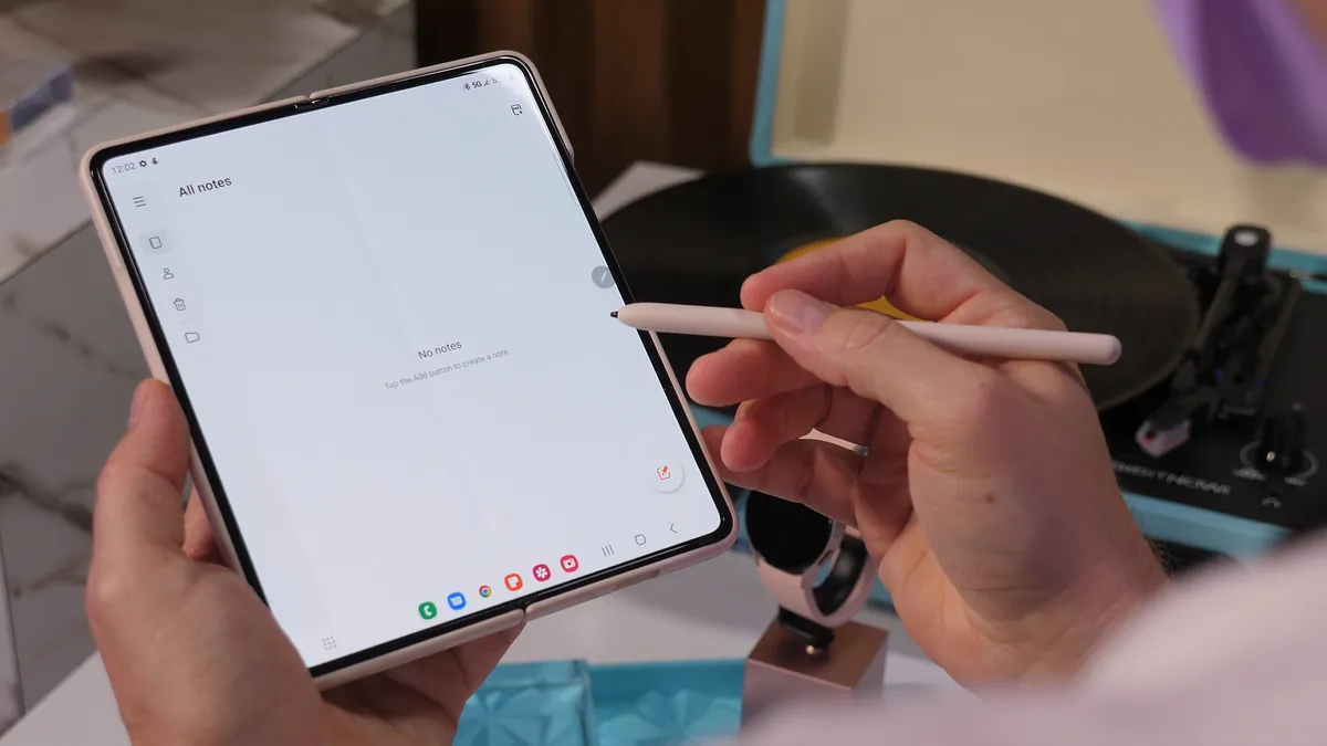 S Pen vs. S Pen Fold vs. S Pen Pro – So Sánh Chi Tiết & Nên Chọn Loại Nào?