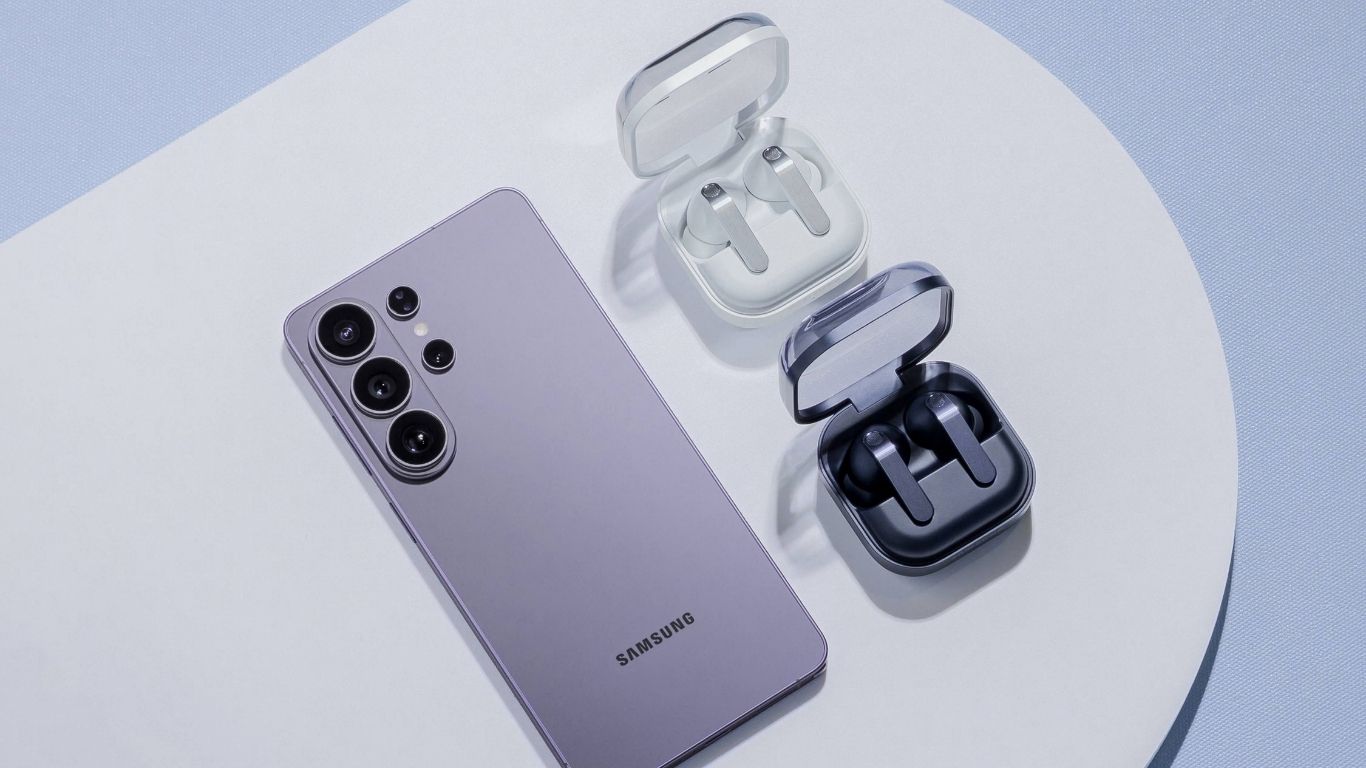 Galaxy S26 Ultra có gì mới so với S25 Ultra? Màn hình 6.9", camera 200MP, chip Snapdragon 8 Elite Gen 5, Privacy Display đầu tiên trên smartphone. Xem chi tiết tại TheTekCoffee.