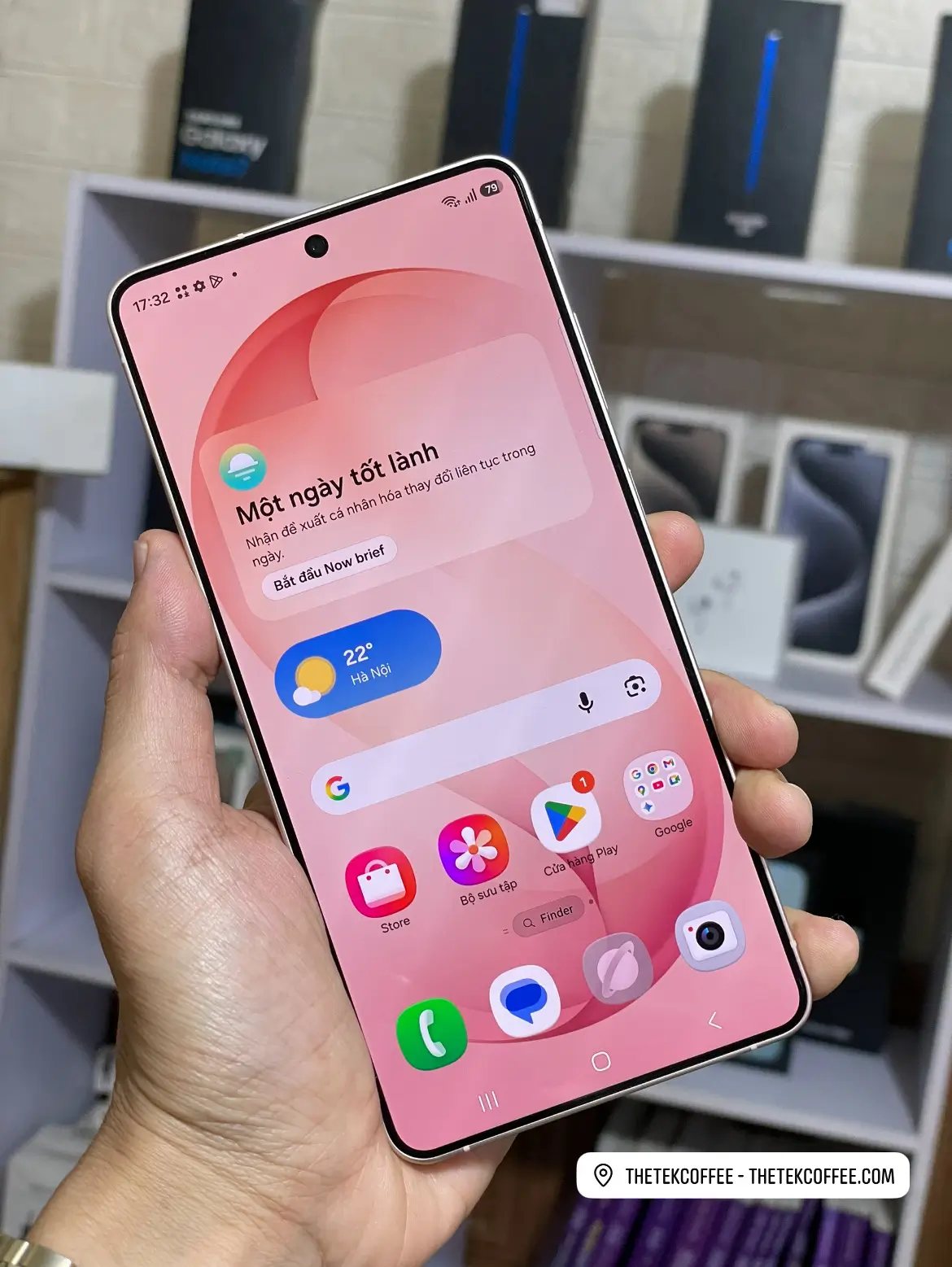 Galaxy S26 Ultra Vàng Hồng màu độc quyền với camera 200MP, Snapdragon 8 Elite Gen 5 for Galaxy, Galaxy AI và màn hình 6.9 inch Dynamic AMOLED 2X. Mua chính hãng tại TheTekCoffee, hỗ trợ thu cũ đổi mới.