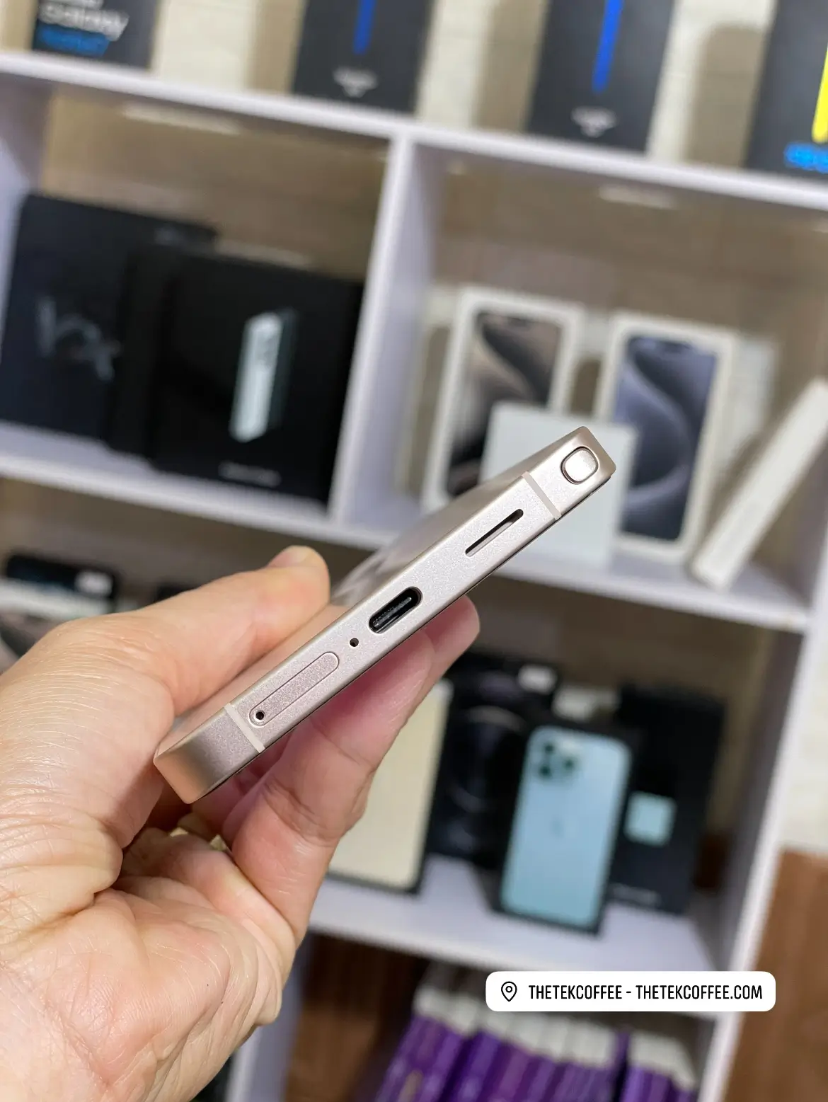 Galaxy S26 Ultra Vàng Hồng màu độc quyền với camera 200MP, Snapdragon 8 Elite Gen 5 for Galaxy, Galaxy AI và màn hình 6.9 inch Dynamic AMOLED 2X. Mua chính hãng tại TheTekCoffee, hỗ trợ thu cũ đổi mới.