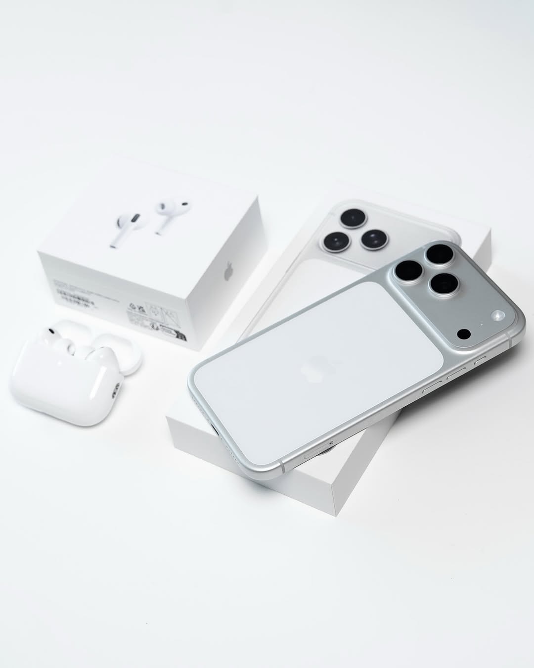 Thu cũ đổi mới iPhone tại TheTekCoffee. Định giá cao iPhone zin nguyên bản, hỗ trợ lên đời nhanh, bù tiền thấp, giao dịch trong 5–15 phút.