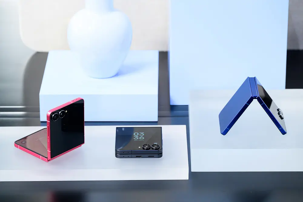 Thu mua Galaxy Z Flip cũ giá cao từ Flip 1 → Flip7. Test màn gập, bản lề kỹ. Nhận máy zin nguyên bản. Báo giá 5 phút, thanh toán ngay tại TheTekCoffee.