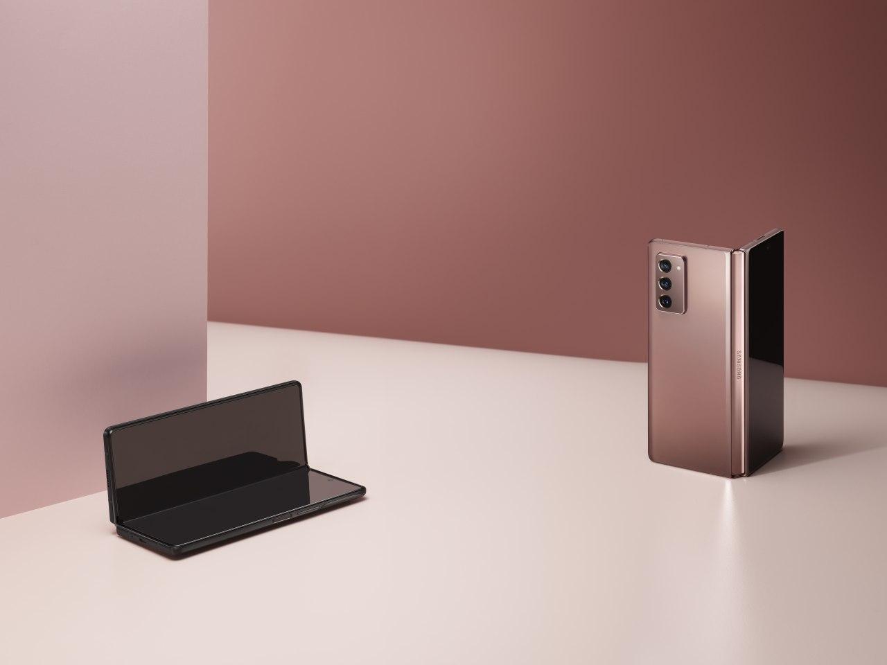 Thu mua Galaxy Z Fold2 giá tốt 5–10+ triệu. Test màn hình, bản lề kỹ. Nhận máy zin nguyên bản. Báo giá 5 phút, thanh toán ngay tại TheTekCoffee.