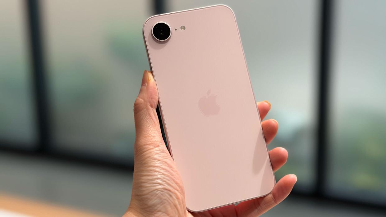 Cập nhật bảng giá iPhone 17e cũ 99% mới nhất. Giá tốt hơn máy mới 2–5 triệu, zin nguyên bản, hỗ trợ trả góp, thu cũ đổi mới tại TheTekCoffee.