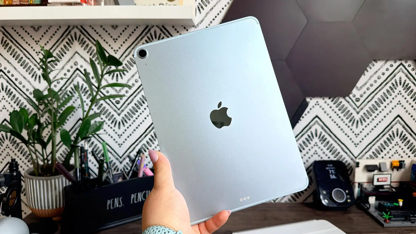 Thu cũ đổi mới iPad Air M4 giá tốt tại TheTekCoffee. Trade-in iPhone, iPad, MacBook lên đời nhanh, tiết kiệm đến 10 triệu. Báo giá nhanh, chốt trong ngày.