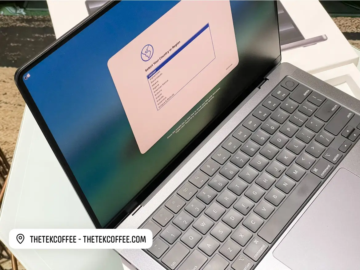 Đặt hàng MacBook theo yêu cầu tại TheTekCoffee. Hỗ trợ MacBook Air, MacBook Pro, cấu hình CTO, RAM, SSD tùy chọn, Apple Việt Nam, LL/A, New Seal, Like New, giao hàng toàn quốc.