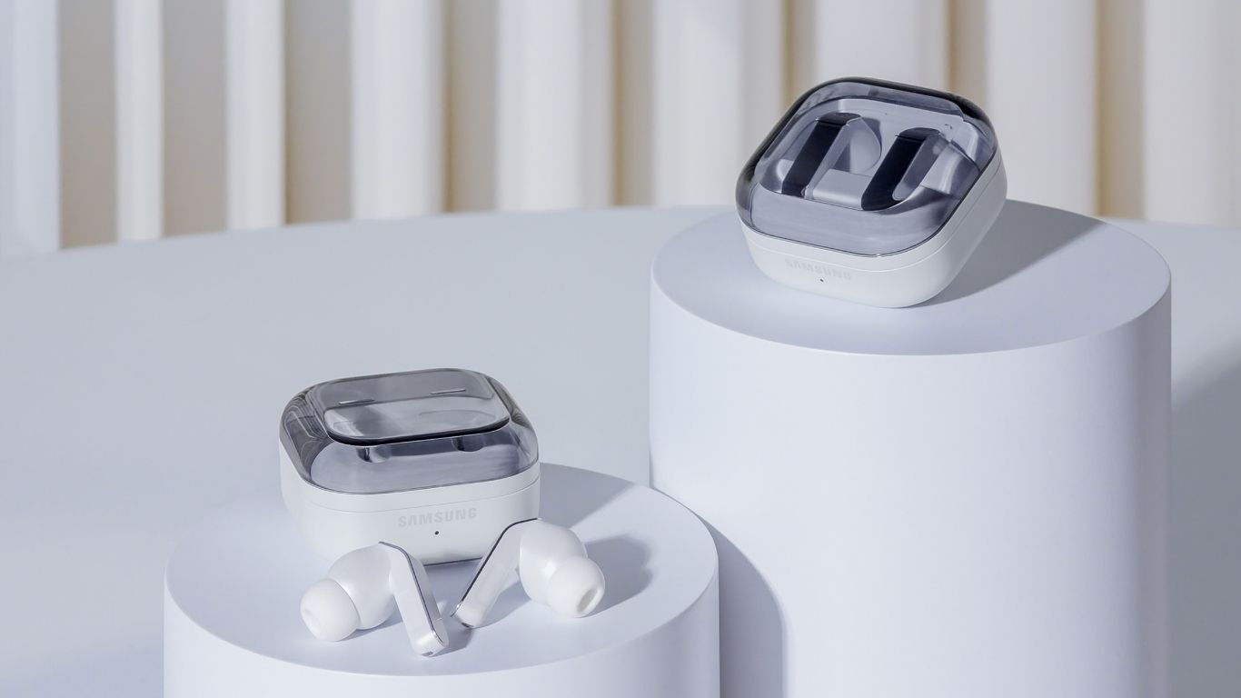 Galaxy Buds4 Pro có gì mới? Khám phá những nâng cấp đáng chú ý về âm thanh Hi-Fi 24-bit/96kHz, ANC thích ứng, Bluetooth 6.1, Galaxy AI, pin lớn hơn và khả năng chống nước IP57 trên Galaxy Buds4 Pro.