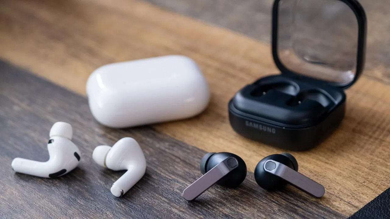 So sánh Galaxy Buds4 Pro và AirPods Pro 3 chi tiết về thiết kế, âm thanh, ANC, pin, Bluetooth, AI, khả năng kết nối và hệ sinh thái. Đâu là lựa chọn tốt nhất cho người dùng Samsung Galaxy và iPhone?