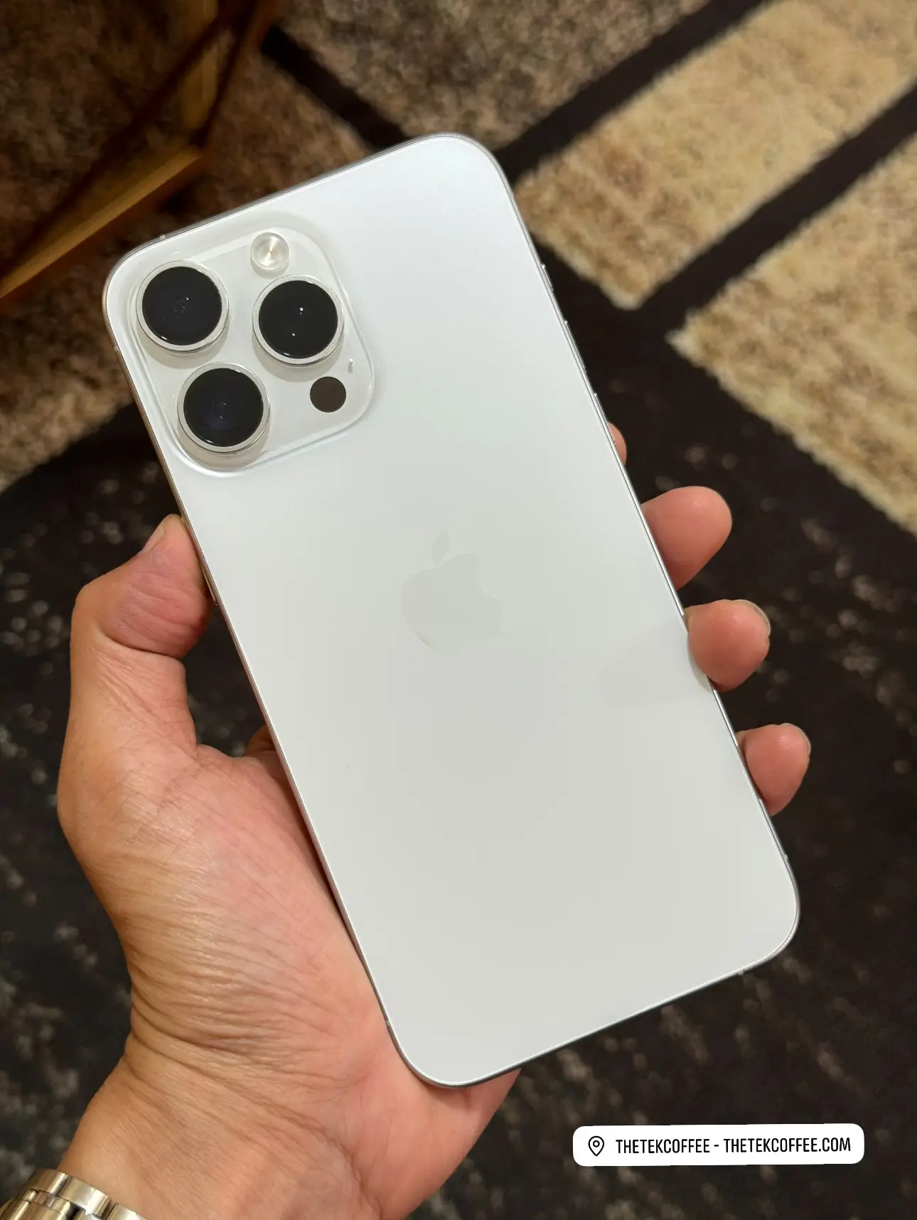 Mua iPhone 15 Pro Max New Seal và Cũ tại TheTekCoffee. Đầy đủ phiên bản VN/A, LL/A 2 eSIM, ZA/A 2 SIM vật lý, dung lượng 256GB, 512GB, 1TB. Hỗ trợ thu cũ đổi mới, trả góp, VNPAY QR và giao hàng nhanh.