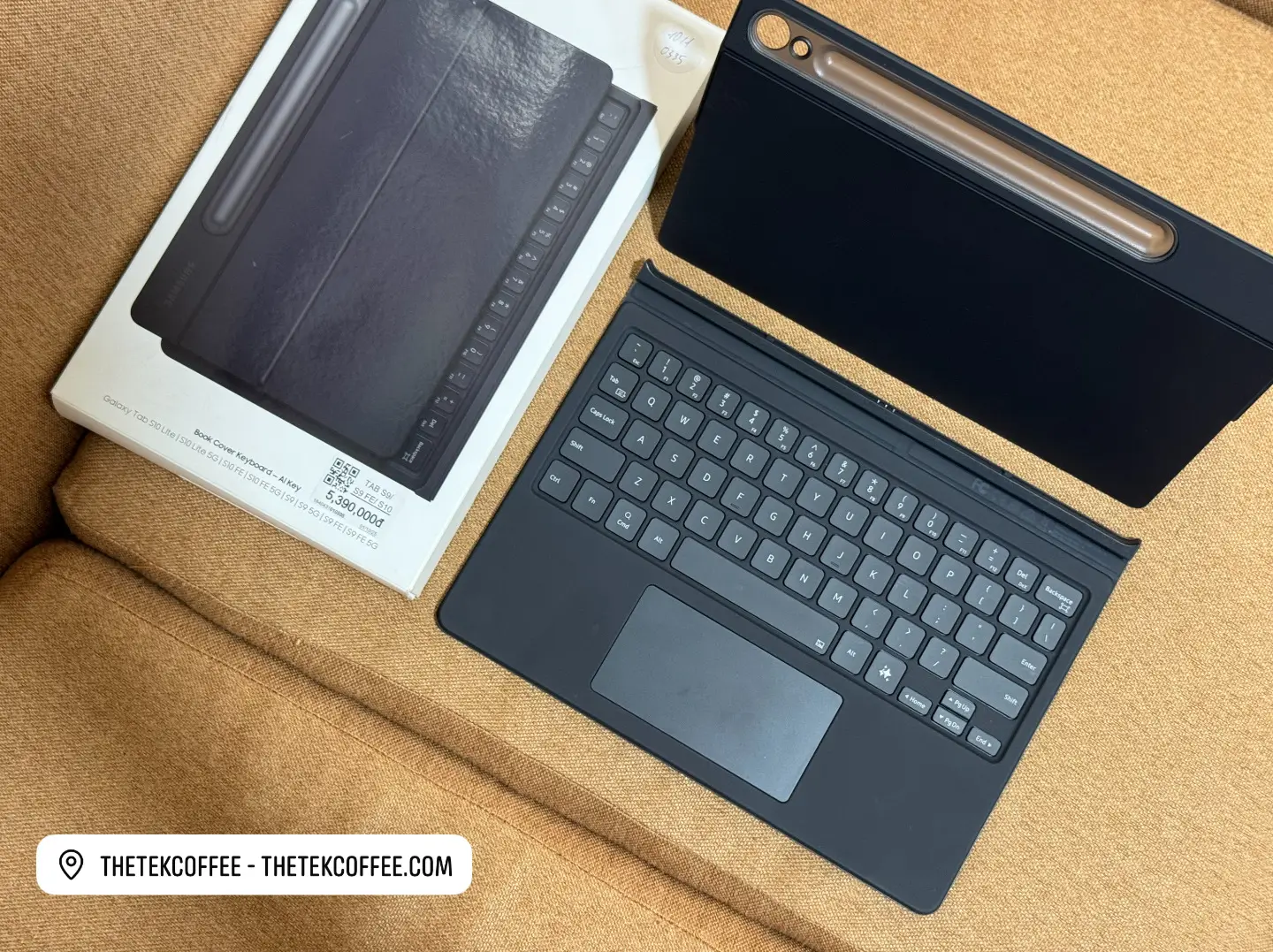 Mua Bao Da Bàn Phím AI Galaxy Tab S10 FE, Tab S10 Lite, Tab S9, Tab S9 FE Cũ Chính Hãng Samsung tại TheTekCoffee. Touchpad lớn, phím Galaxy AI, hỗ trợ Samsung DeX, giá tốt, giao nhanh toàn quốc.