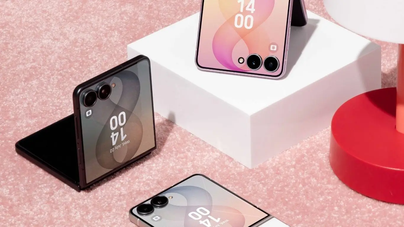 Mua Samsung Galaxy Z Flip8 Chính Hãng Samsung Việt Nam tại Gò Vấp - TheTekCoffee. Hỗ trợ Trade-in, trả góp 0%, giao hàng nhanh, trải nghiệm máy trực tiếp, bảo hành chính hãng Samsung Việt Nam.