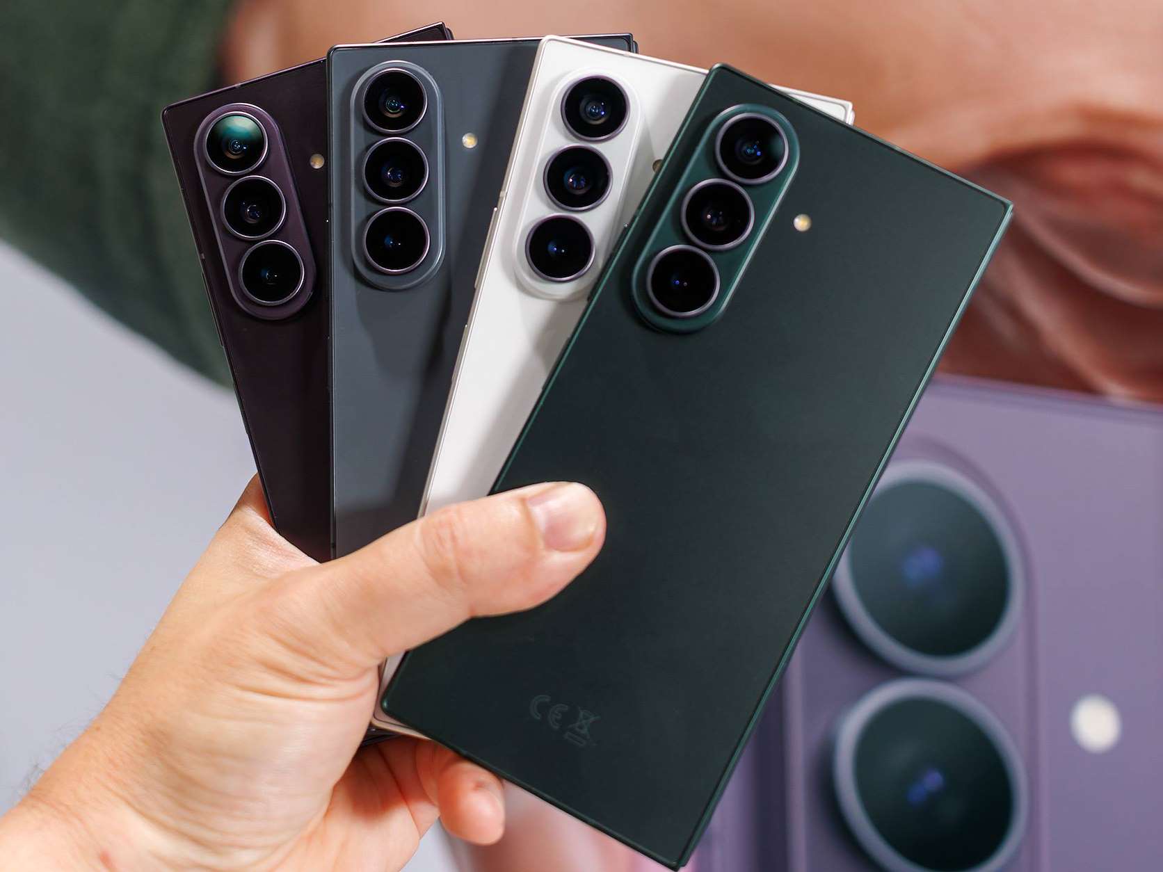 Galaxy Z Fold8 Ultra có 4 màu gồm Đen Graphite, Trắng Cream, Tím Shadow và Xanh Shadow độc quyền Samsung.com. Xem hình ảnh, so sánh từng màu và chọn phiên bản phù hợp tại TheTekCoffee.