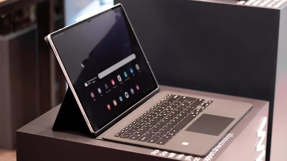 Thu cũ đổi mới Galaxy Tab S9 Ultra Chính hãng Samsung Việt Nam tại TheTekCoffee. Định giá minh bạch, trợ giá lên đời hấp dẫn, hỗ trợ trả góp, chuyển dữ liệu và giao hàng toàn quốc.