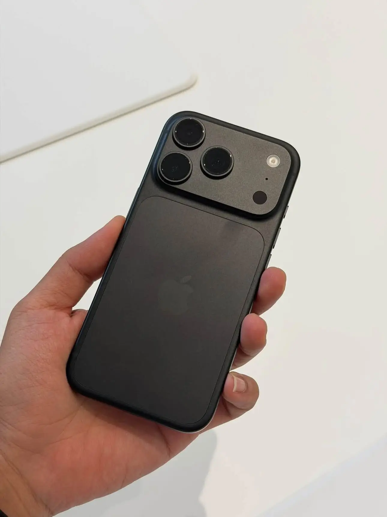 iPhone 18 Pro Max màu Đen