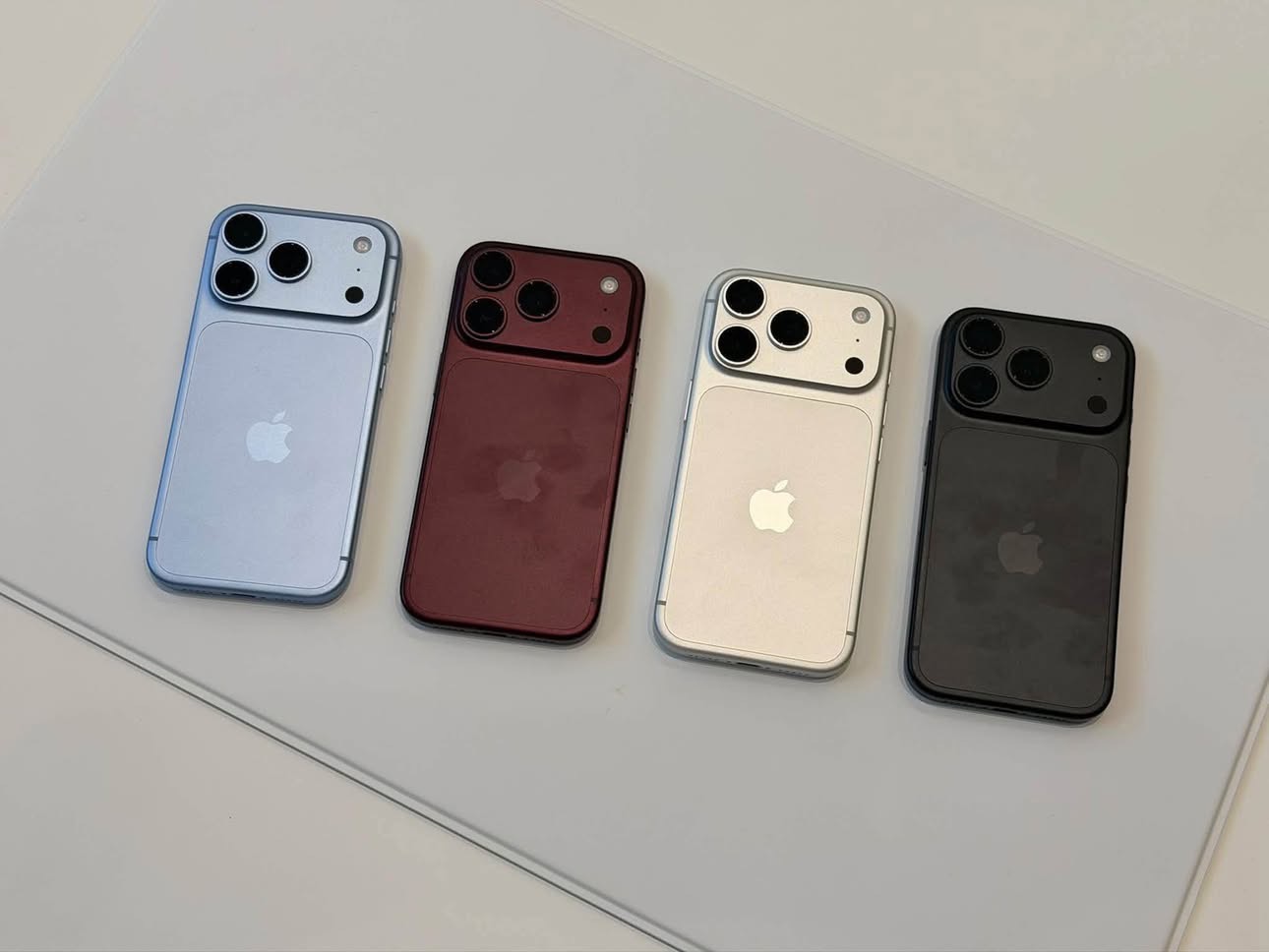 Thu mua iPhone New Seal, đã kích hoạt và máy cũ tại TP.HCM. Kiểm tra minh bạch, báo giá sơ bộ qua Zalo 0939.295.127, thanh toán tiền mặt hoặc chuyển khoản.